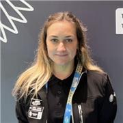 Maestra de educación primaria y psicopedagoga. Me gusta atender las necesidades de todos mis alumnos y por ello estoy especializada en inglés, música, pedagogía terapéutica y audición y lenguaje.